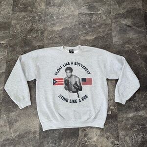 Worn Free Muhammed Ali Boxing Gray Sweatshirt Size Large